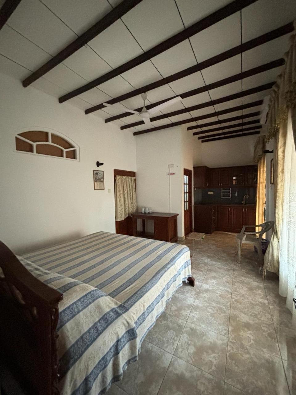Village Inn Resort Negombo Room photo